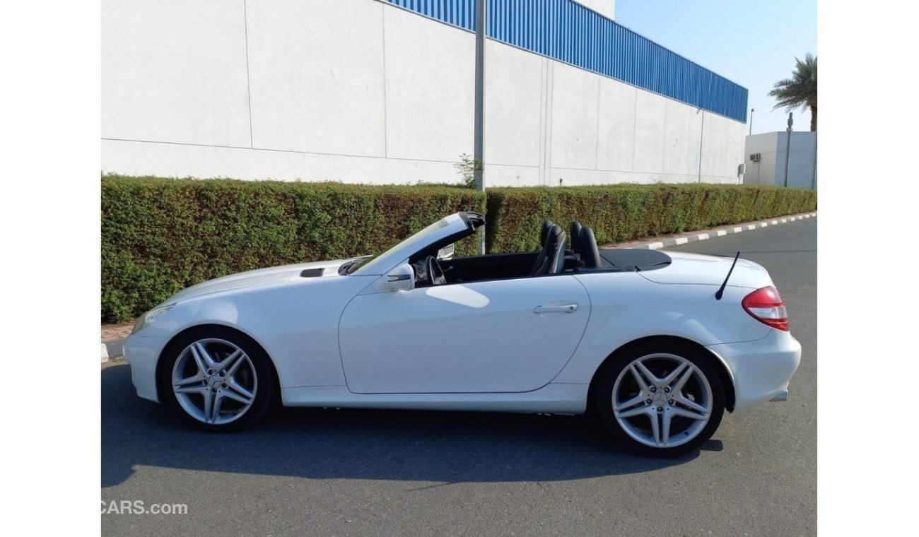 مرسيدس بنز SLK 280 GCC SPEC  AMAZING KM  39,000   V6 EXCELLENT CONDITION