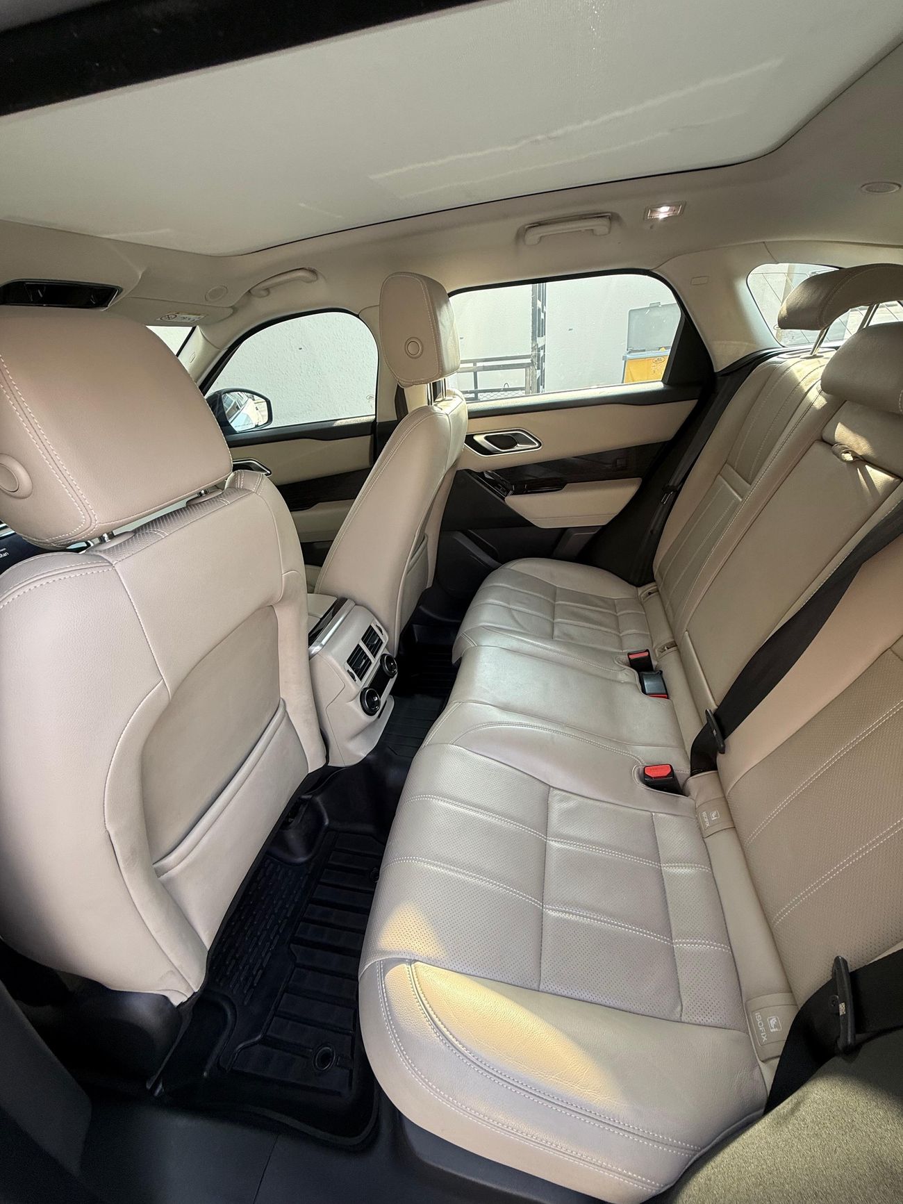 لاند روفر رينج روفر فيلار SE P250 - GCC