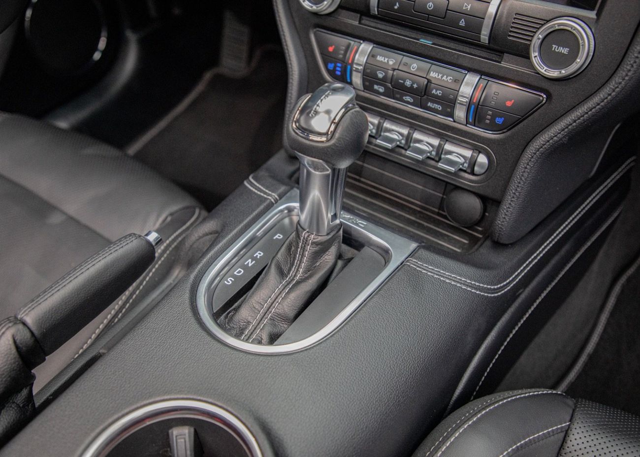 Ford Mustang GT Premium 5.0L V8