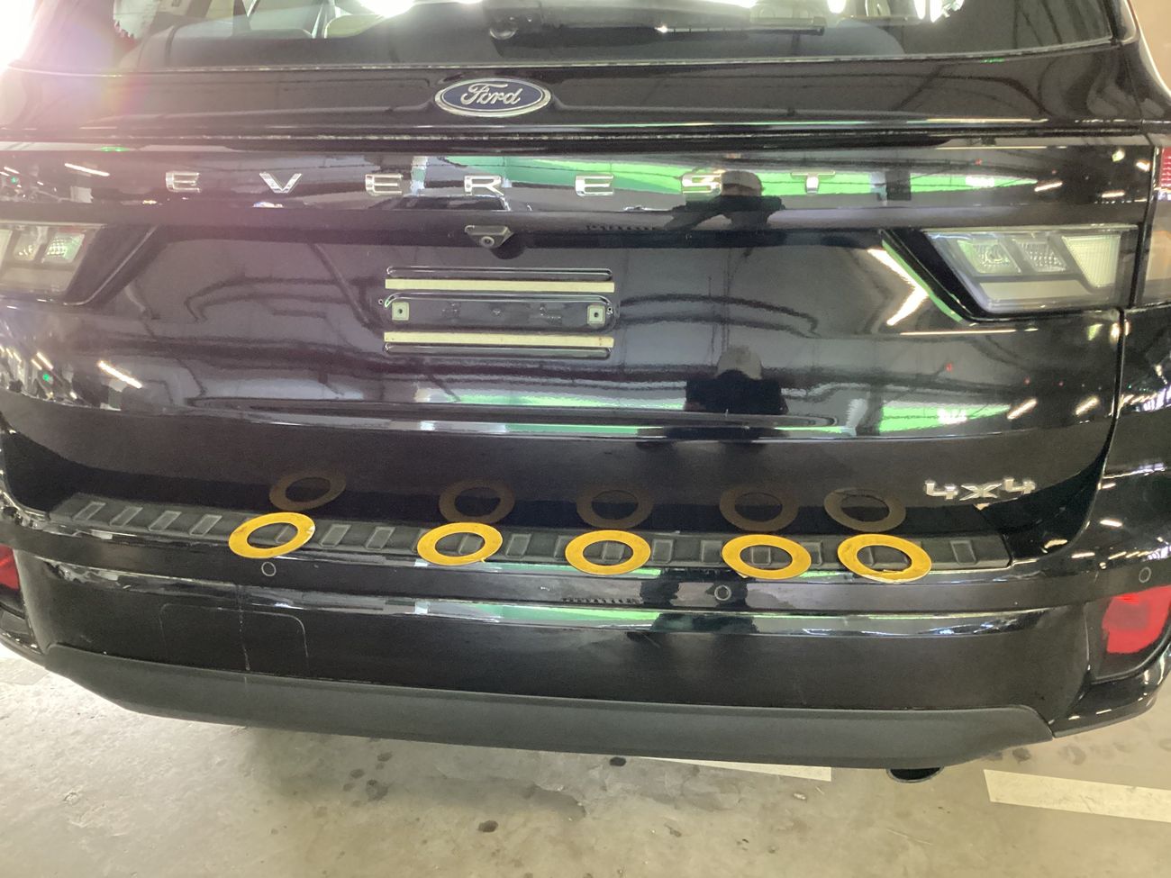 فورد ايفرست 2.3 XLS 4WD AUTO CLOTH OFF ROAD 18ALW | شامل الضمان | 0 ﺪﻔﻋﺓ ﺃﻮﻟﻯ