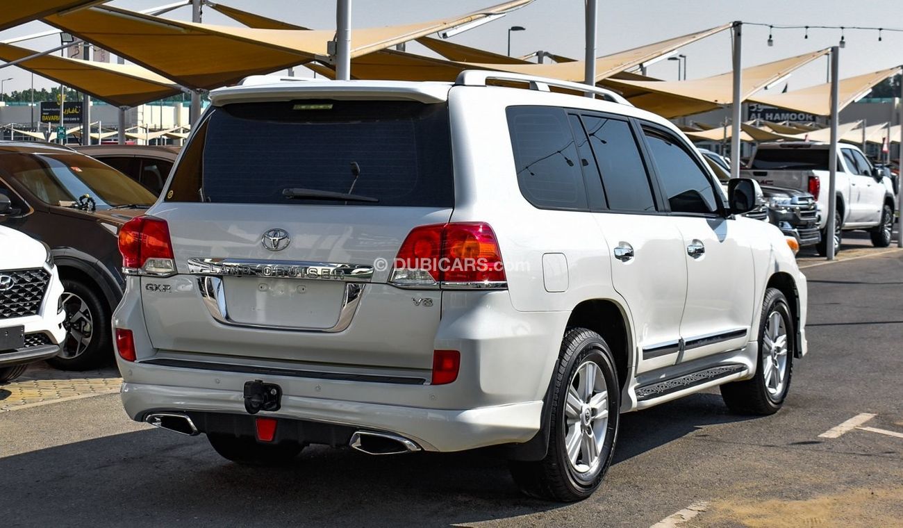 Toyota Land Cruiser GXR V8