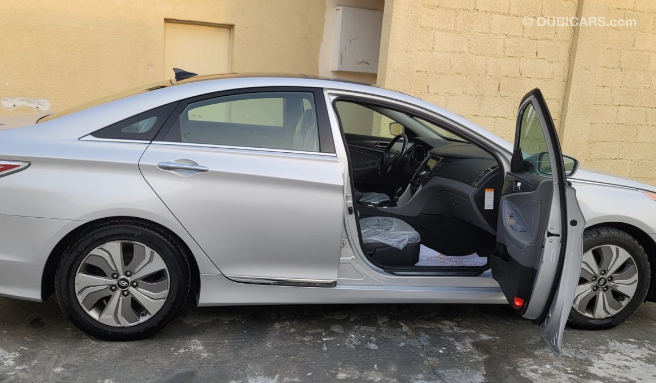 Hyundai Sonata Hybrid 2.4 L , 4 Cylinders