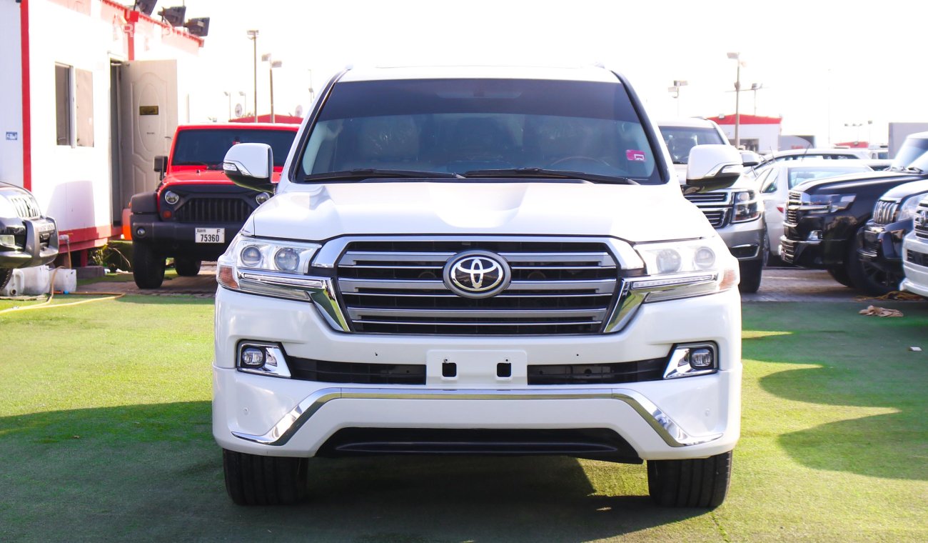 Toyota Land Cruiser GXR 5.7