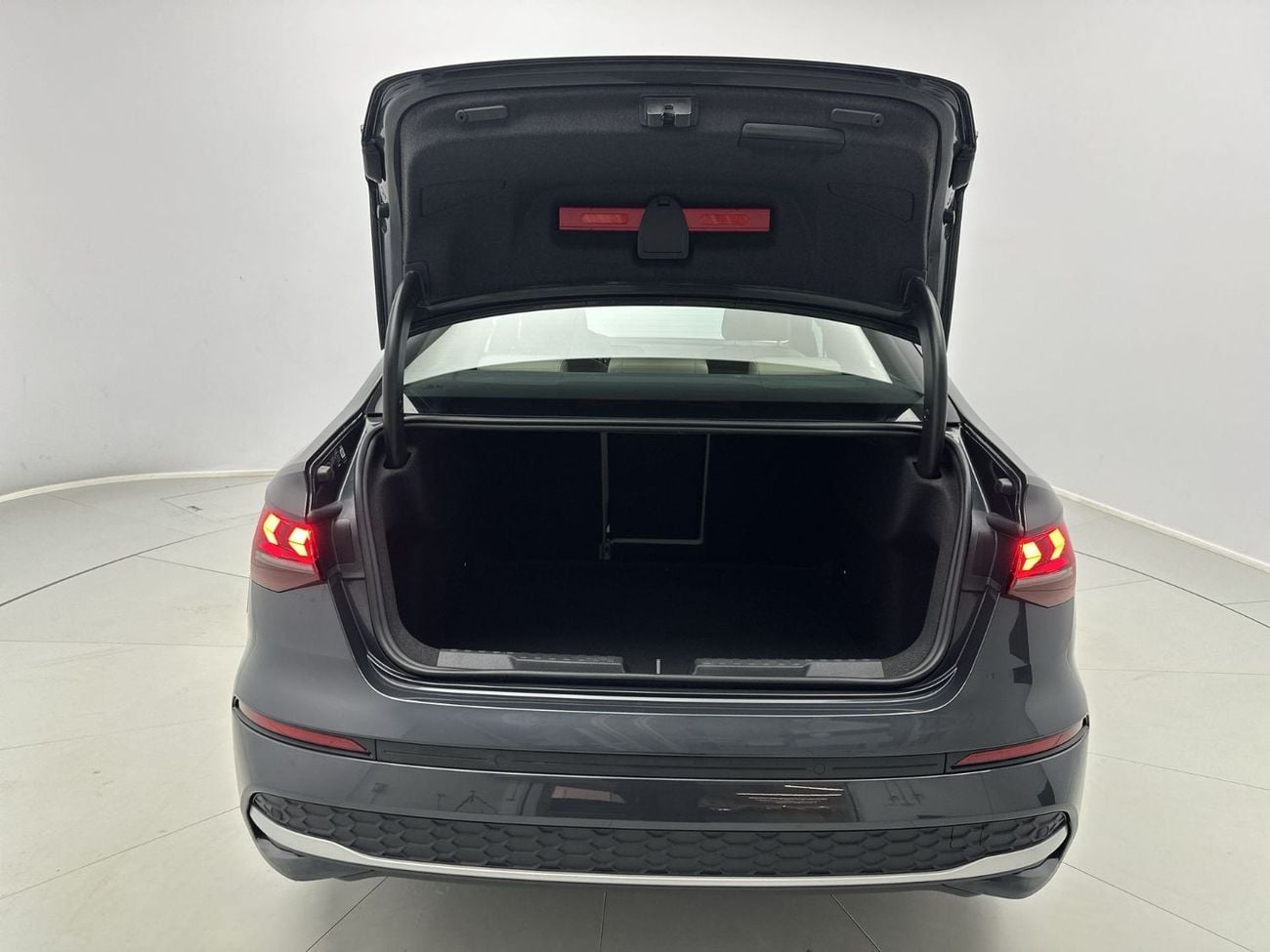 Audi A3 A3 Sedan Advanced 35 TFSI 150hp Progress (Ref# 22338)