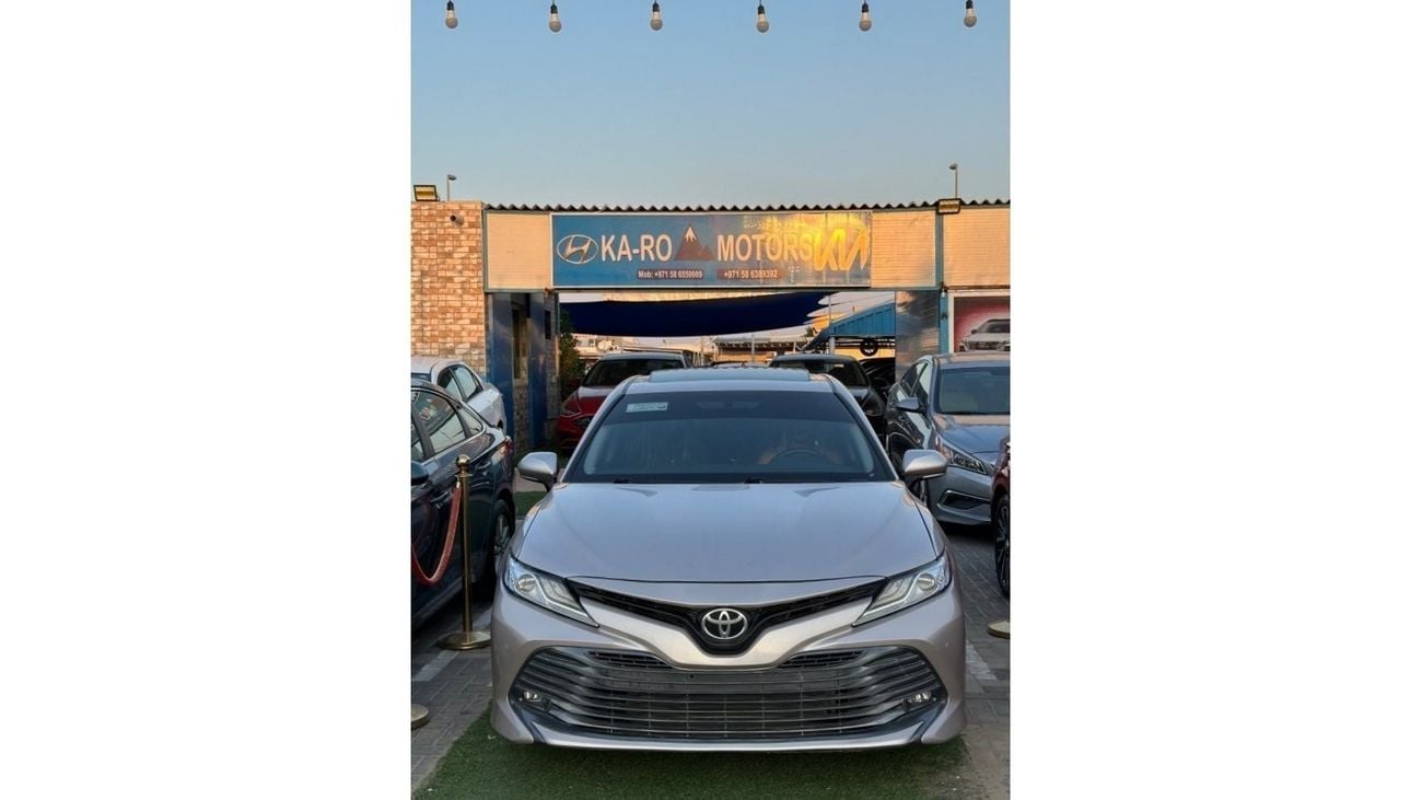 تويوتا كامري تويوتا كامري 2018 محرك 3.5 فتحة على فتحة مقاعد جلد مجهزة تجهيزا جيدا بحالة جيدة V6