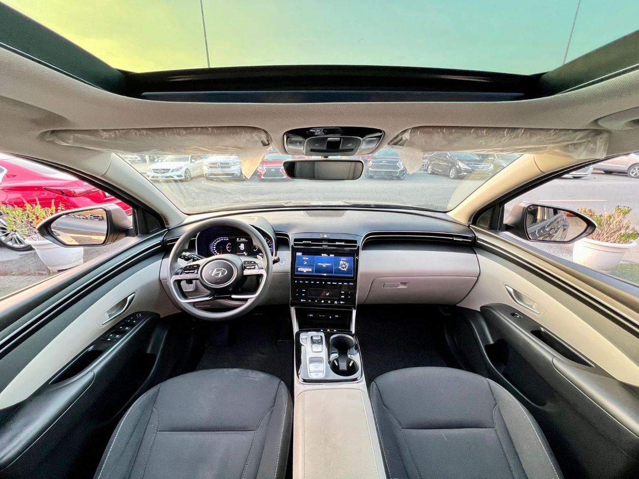 Hyundai Tucson Premium 1.6L gcc warranty one year bank financie available