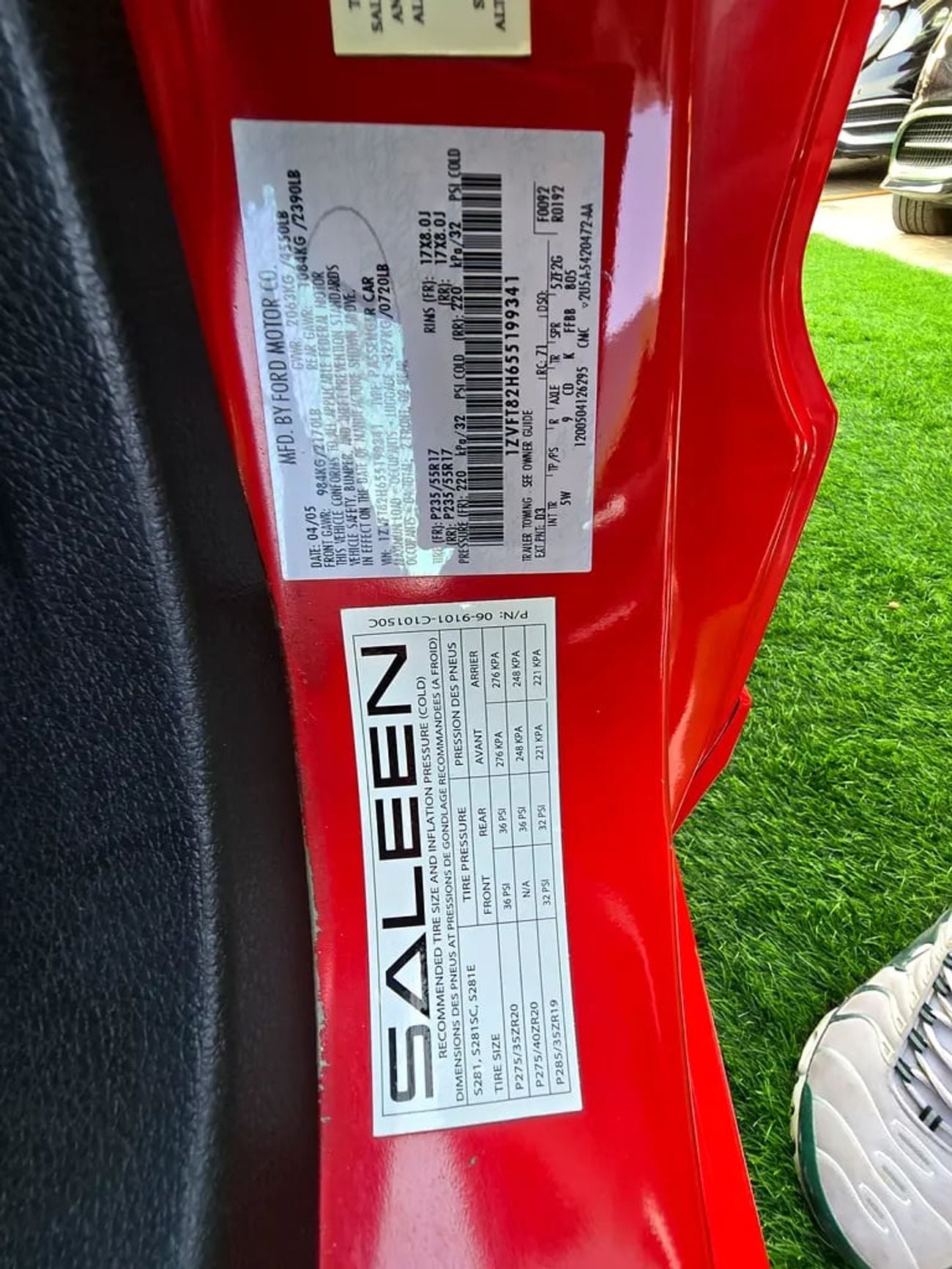 Ford Mustang Very Rare SALEEN clean title / full original 49000 kms only .
