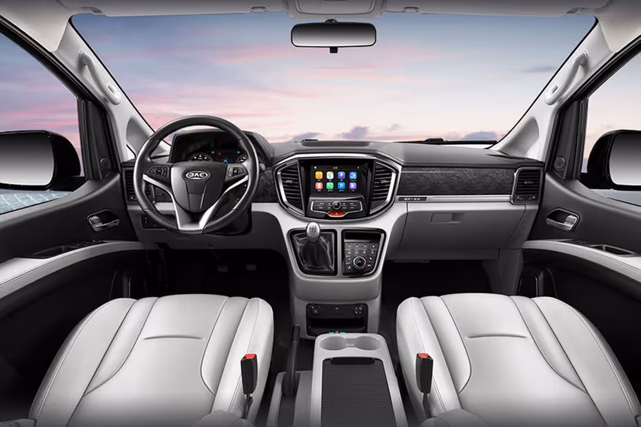 JAC M4 interior - Cockpit