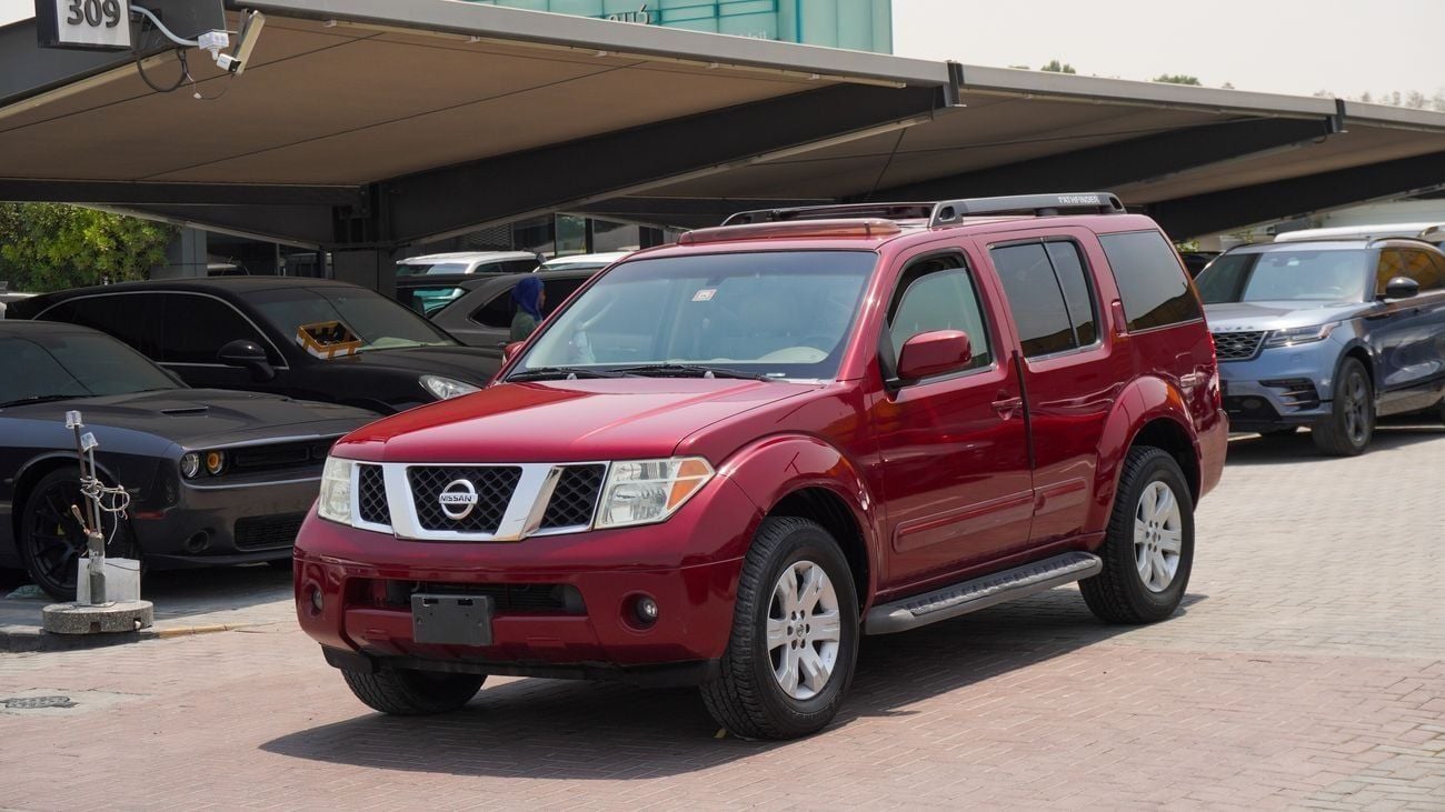 Nissan Pathfinder LE