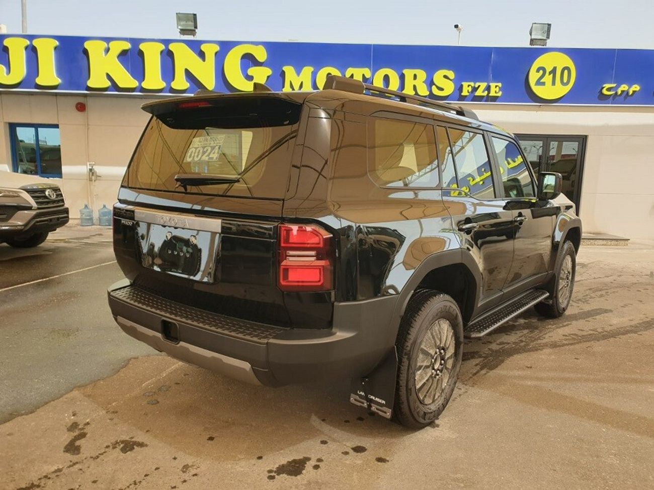 تويوتا برادو 2.7 (PETROL) - NEW