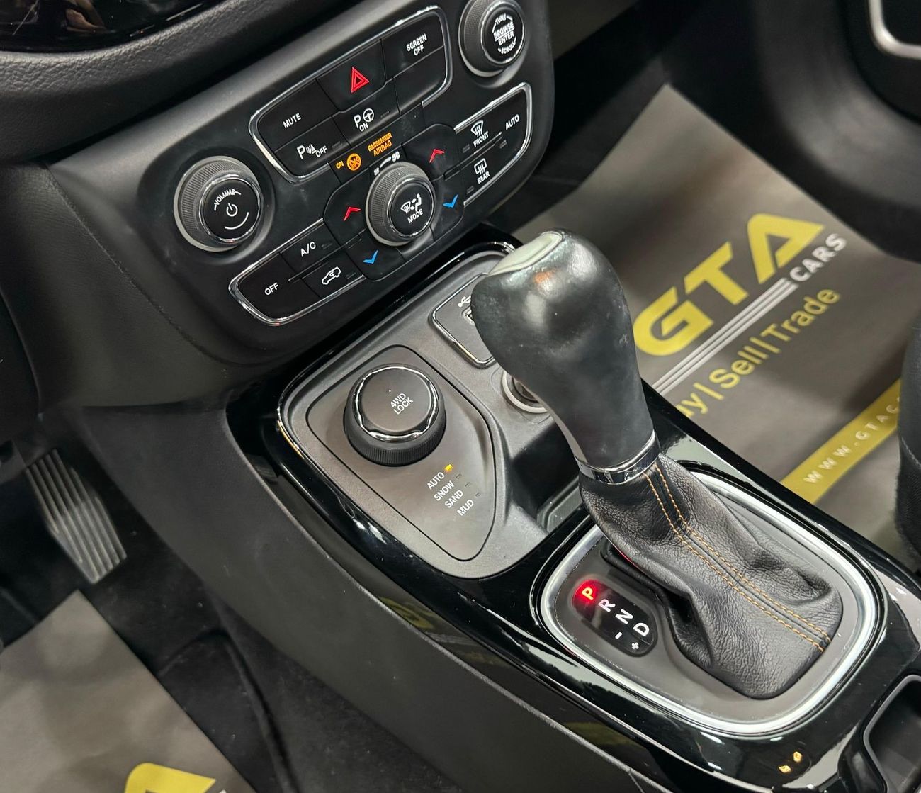 Jeep Compass Limited 2.4L (180 HP) 2019 Jeep Compass Limited, Warranty, Full Service History, Low kms, GCC