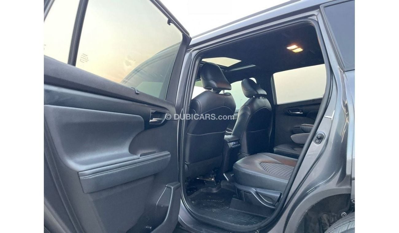 Toyota Highlander *Offer*2022 Toyota Highlander XSE 3.5L V6 - - UAE PASS