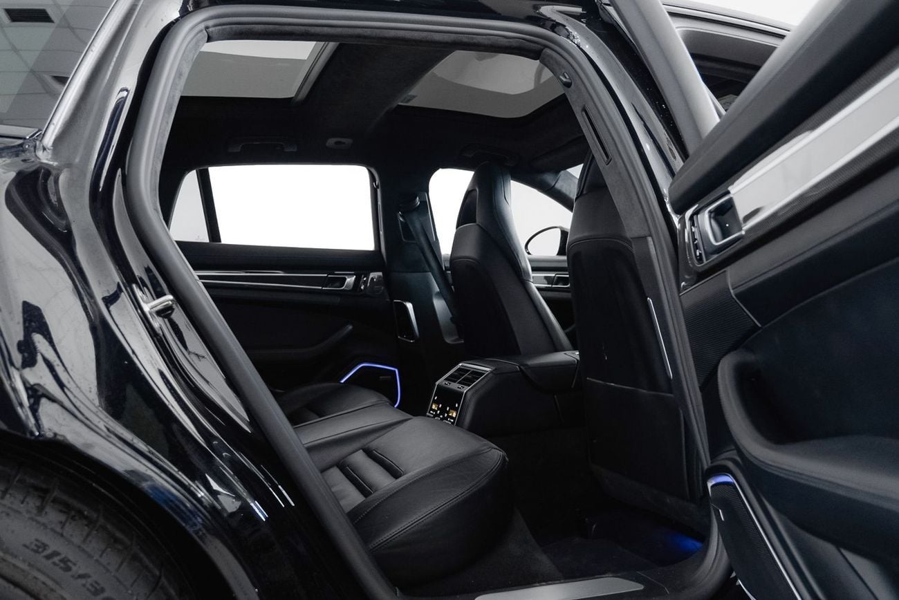 Porsche Panamera Turbo Sport Turismo 4.0L AWD