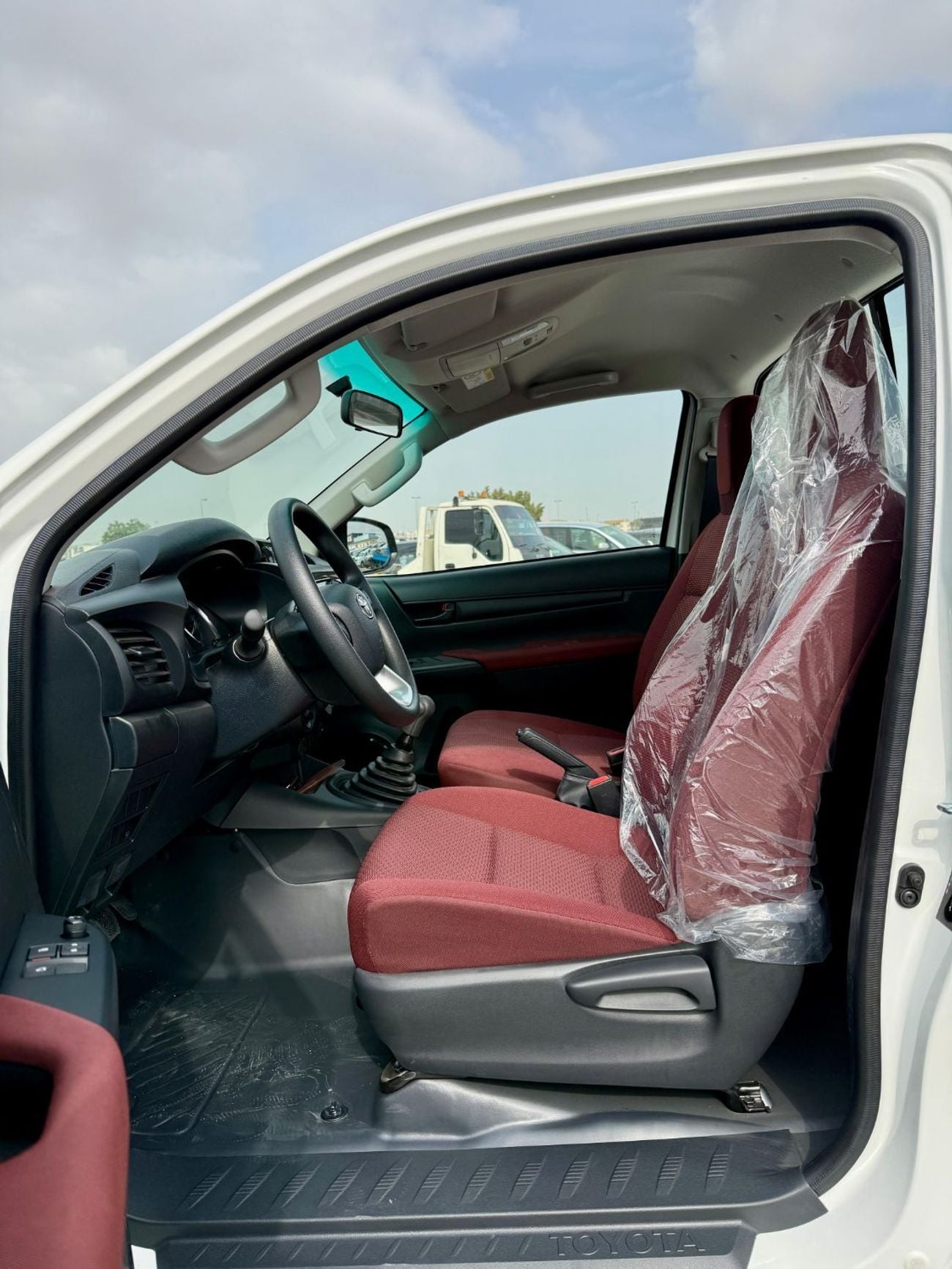 تويوتا هيلوكس GLS 2.7L 4WD