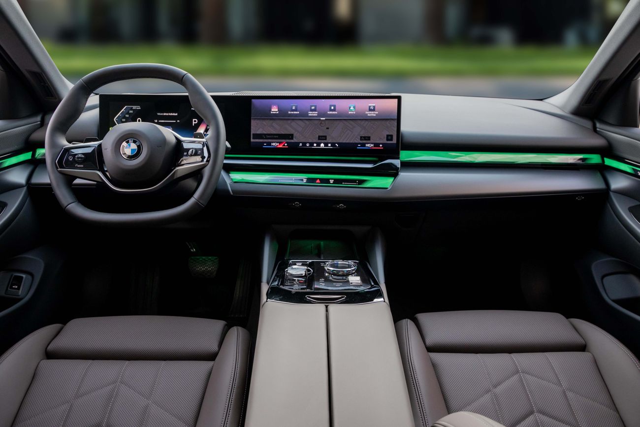 BMW 520i 520i | 4,211 P.M | 0% Downpayment | Agency Warranty!