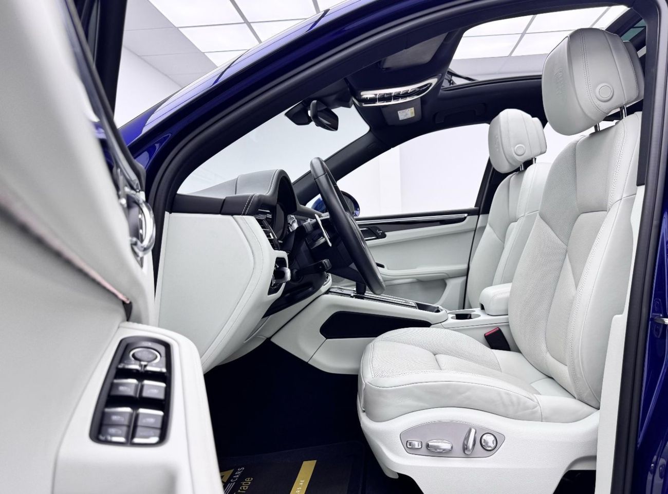 Porsche Macan Std 2.0L (252 HP) 2023 Posche Macan, 2027 Porsche Warranty, Full Porsche Service History, Very Low K