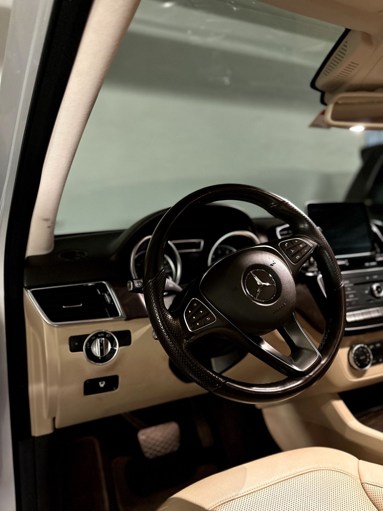 مرسيدس بنز GLE 400 Std 3.0L