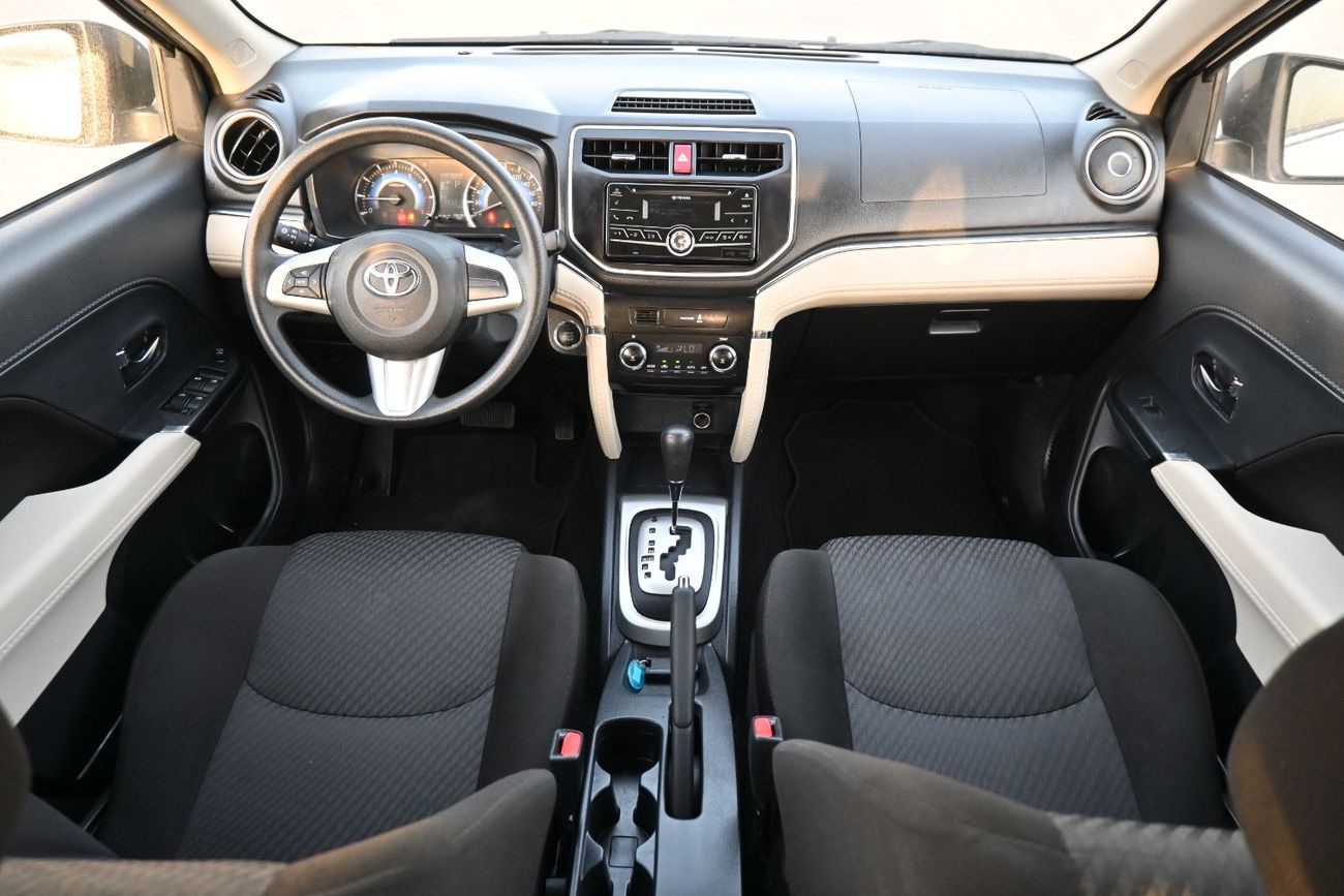 Toyota Rush EX 1.5L Toyota Rush - 2022 - GCC - Accident-Free - 1.5L  - 7 Seats - Excellent Condition