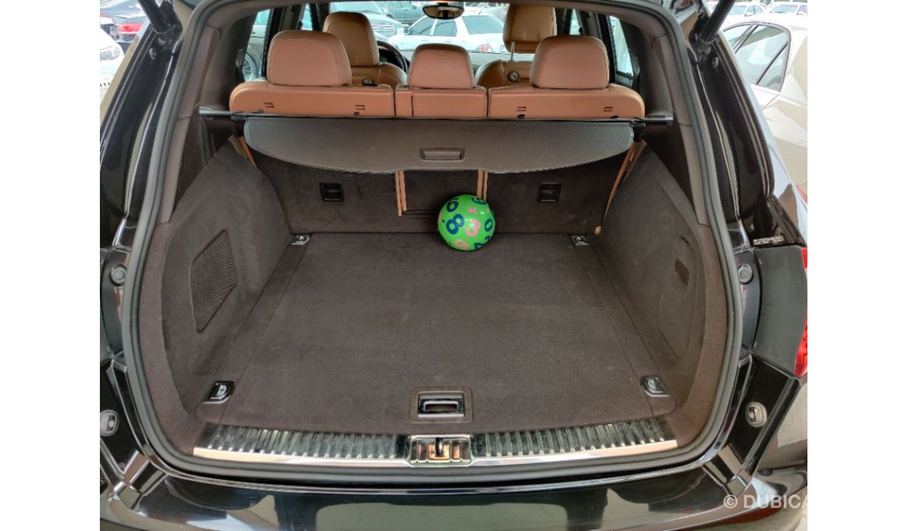 Porsche Cayenne 2013 model full options GCC specs service history available