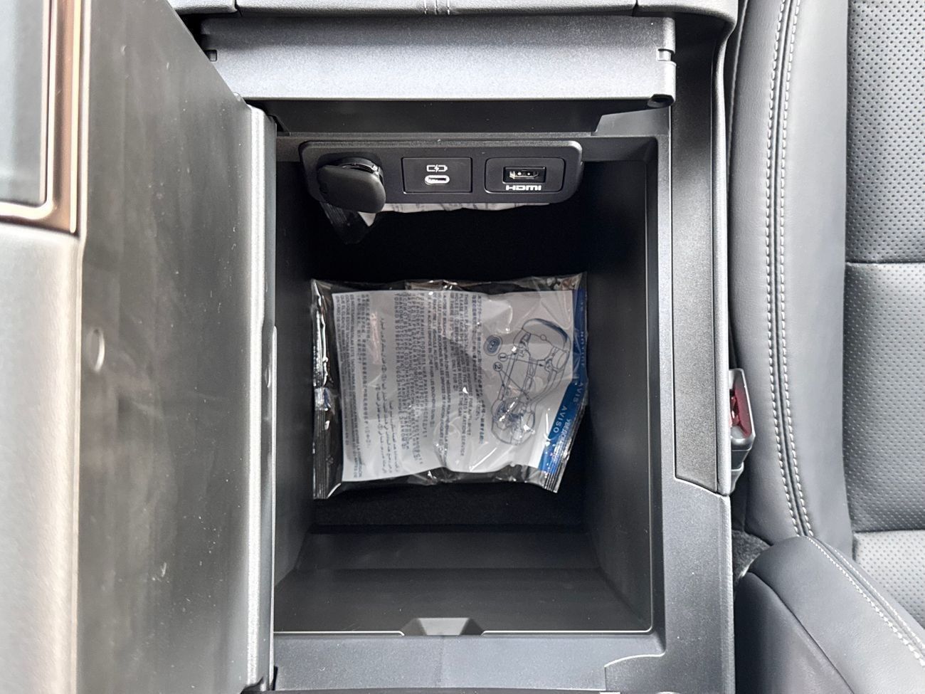 تويوتا ألفارد 2.5L PETROL 2024 BRAND NEW 0Km