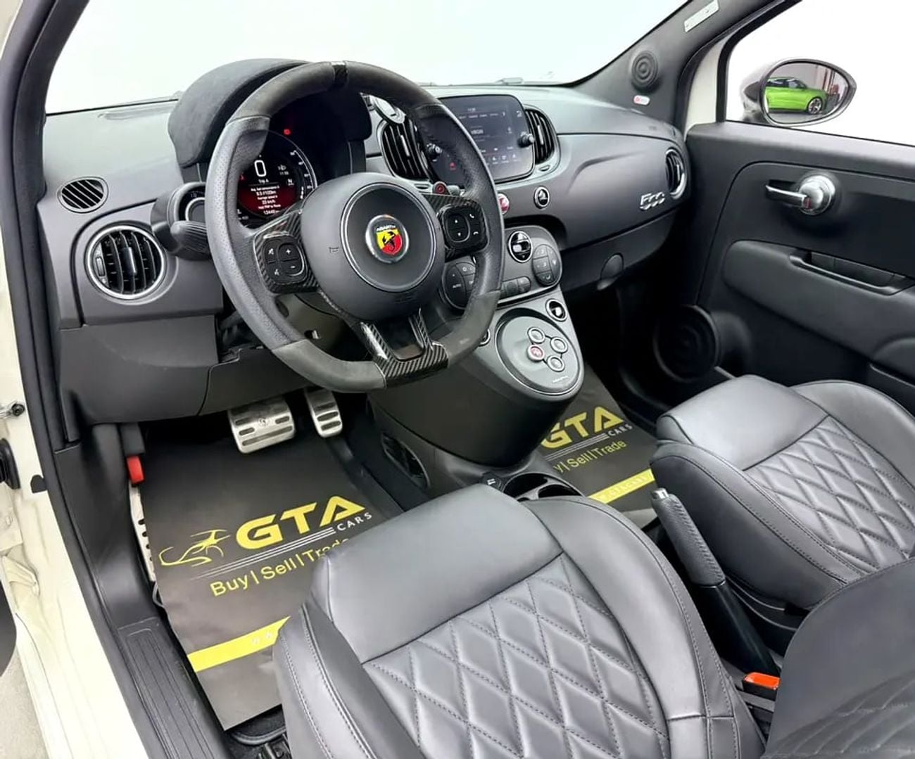 أبارث 695 كومبيتيتسيونه Fiat , 7 Years Warranty, Full Service History, Fully Loaded, GCC