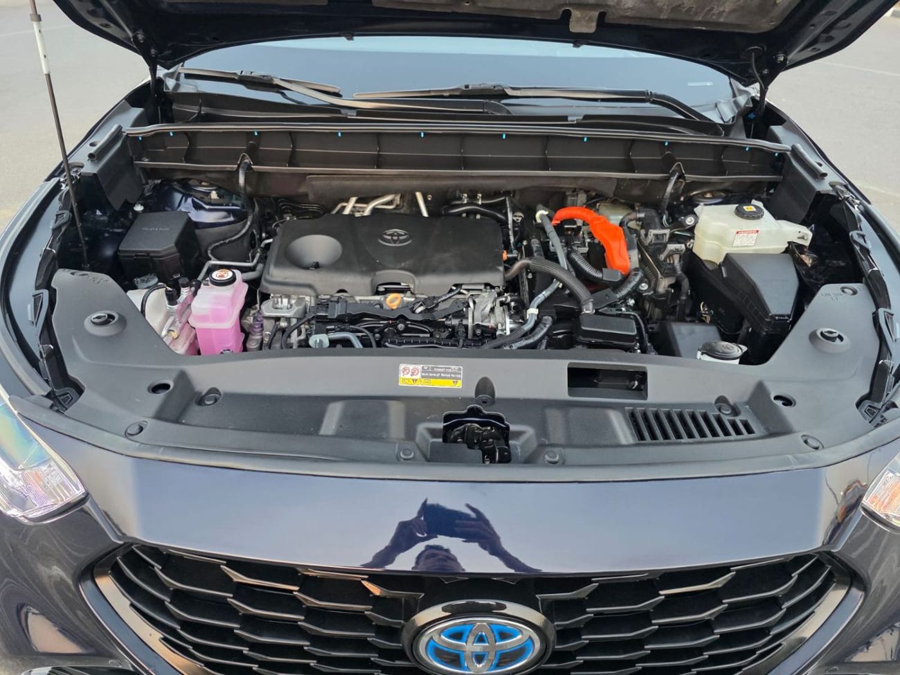 تويوتا هايلاندر 2.5L Hybrid Platinum