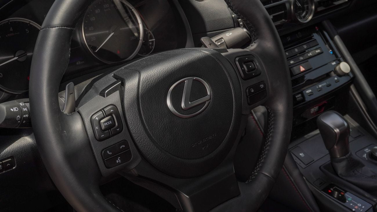 Lexus IS350 3.5 L V6