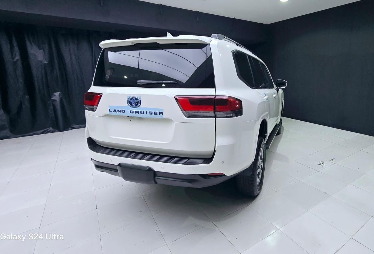 تويوتا لاند كروزر VX 3.3L