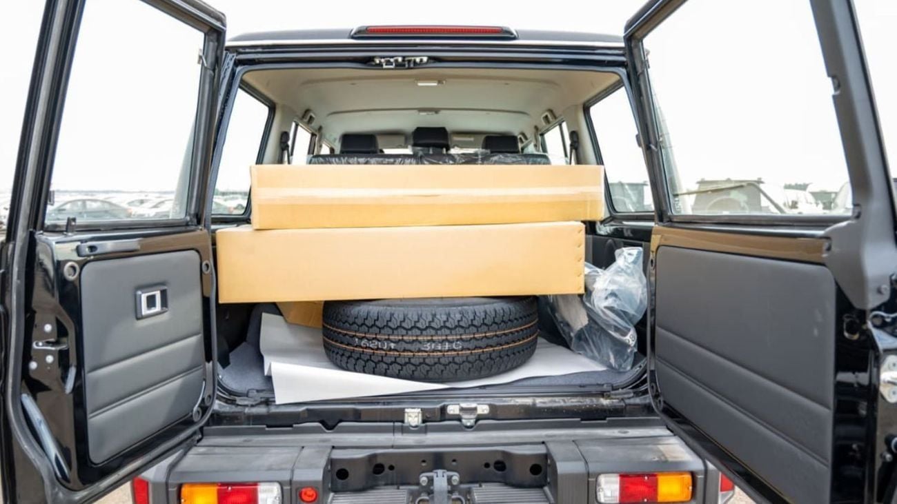 Toyota Land Cruiser 70 LX LC 76 2.8L | Diesel | 4 Cylinder | 6 Speed Automatic | 5 Door | 5 Seats