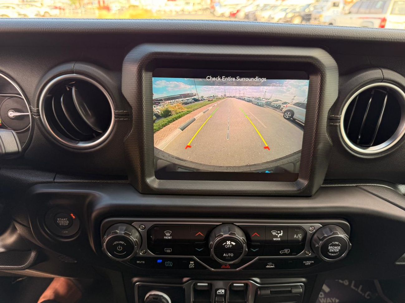 جيب رانجلر Unlimited Sahara 2.0L A/T