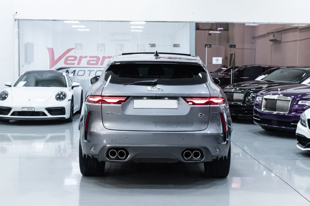 Jaguar F-PACE SVR