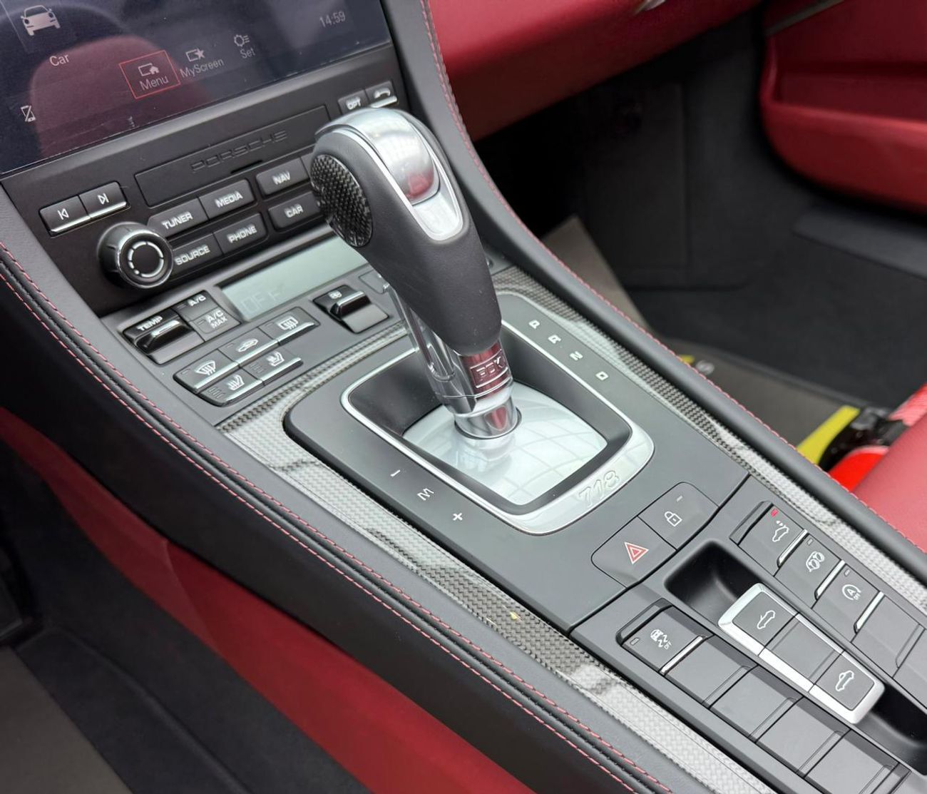 بورش بوكستر 718 Std 2.0L A/T 2025 Porsche 718 Boxster, 2027 Porsche Warranty, Very Low Km, Excellent Condition, GCC