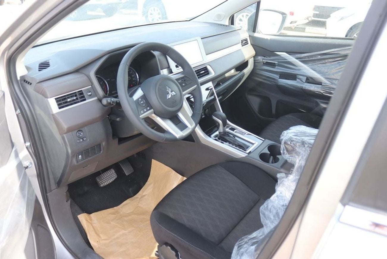 Mitsubishi Xpander Mid 1.5L Premium. Keyless Entry, Push Start, Monitor, Alloy Wheels, Model 2024