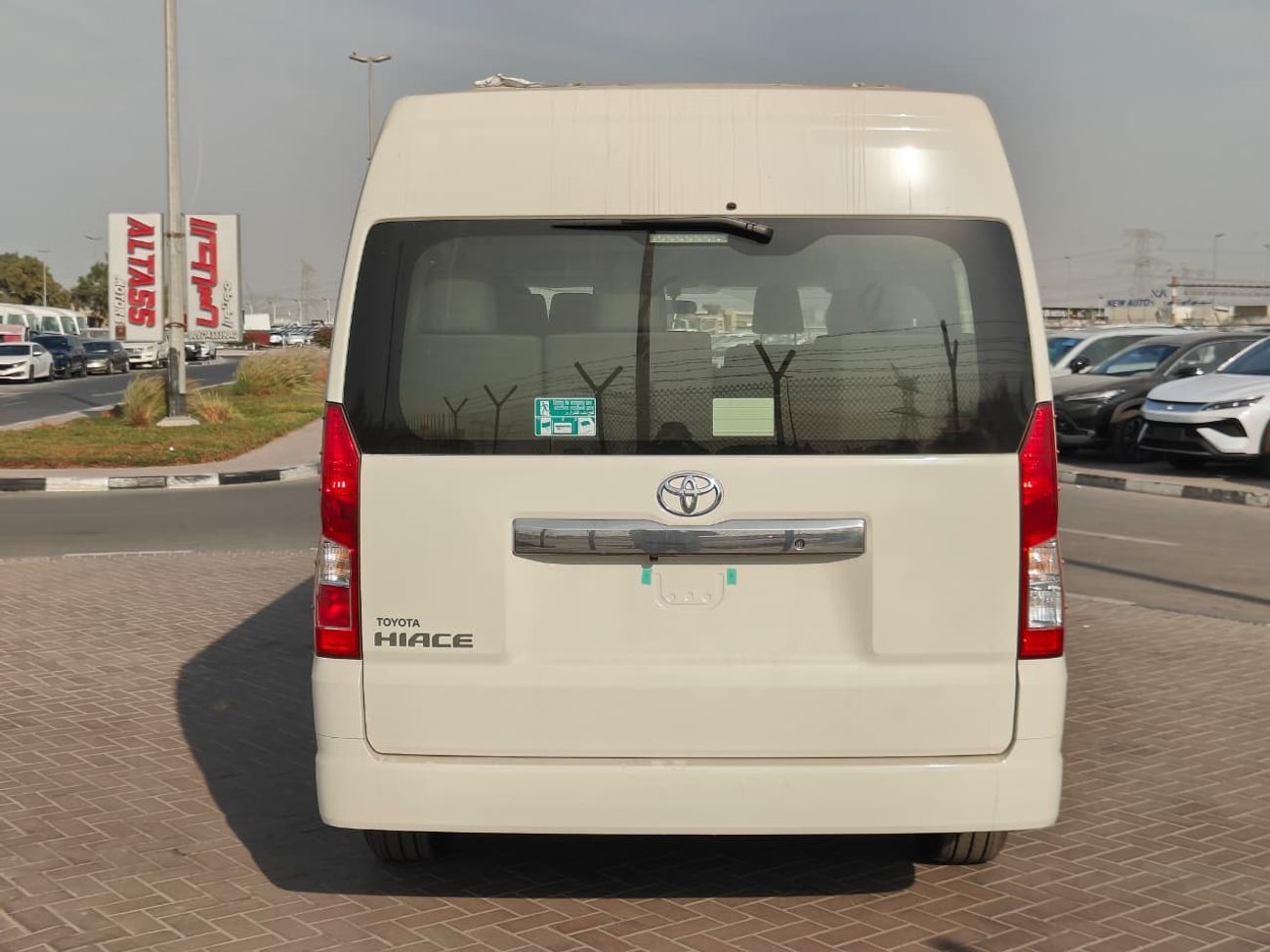 تويوتا هاياس GL 2026 Toyota Hiace 13-Seater High-Roof Full-Option 3.5L V6 Petrol A/T RWD Export Only