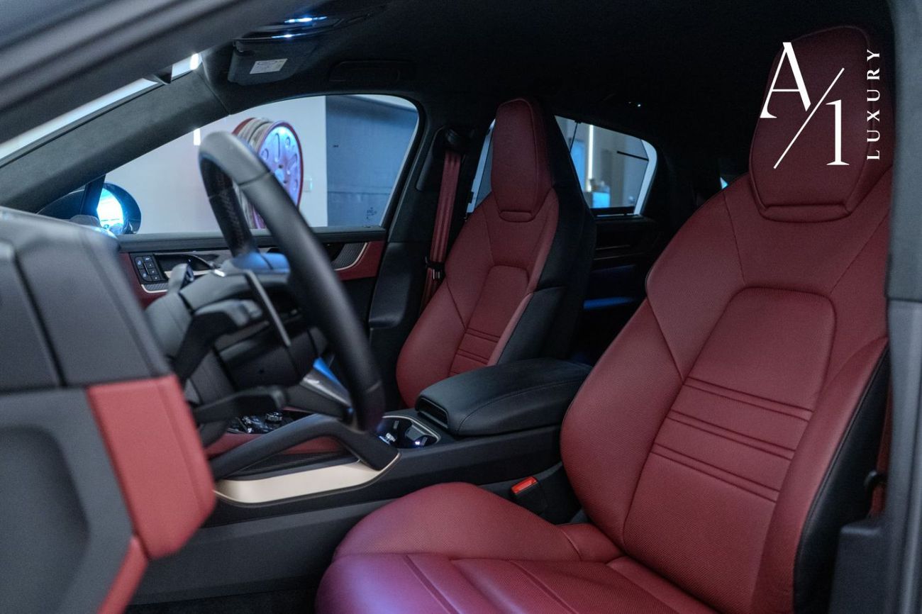 بورش كايان Turbo GT 2024 Porsche Cayenne, Porsche Warranty, Full Options, Very Low Km, Excellent Condition, GCC