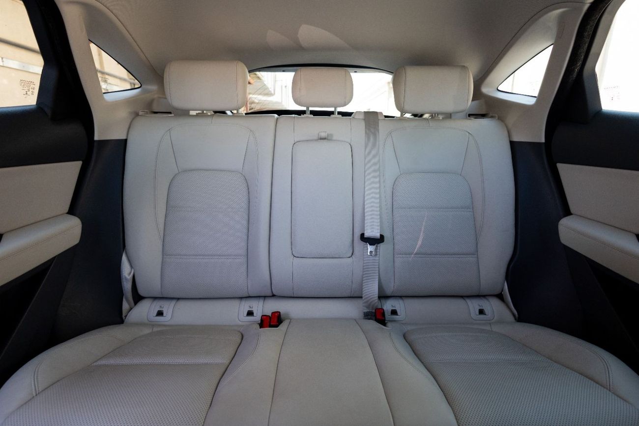 جاكوار E Pace SE P200 2.0L Jaguar E-Pace S P200 2020 GCC under Warranty with Flexible Down-Payment.