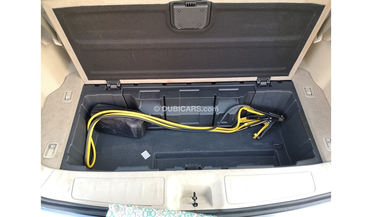 Nissan Pathfinder Pathfinder 3.5 SV 4WD AT + Navigation, SV 6 Cylinders 3.5L CVT transmission  Top of the range. Full