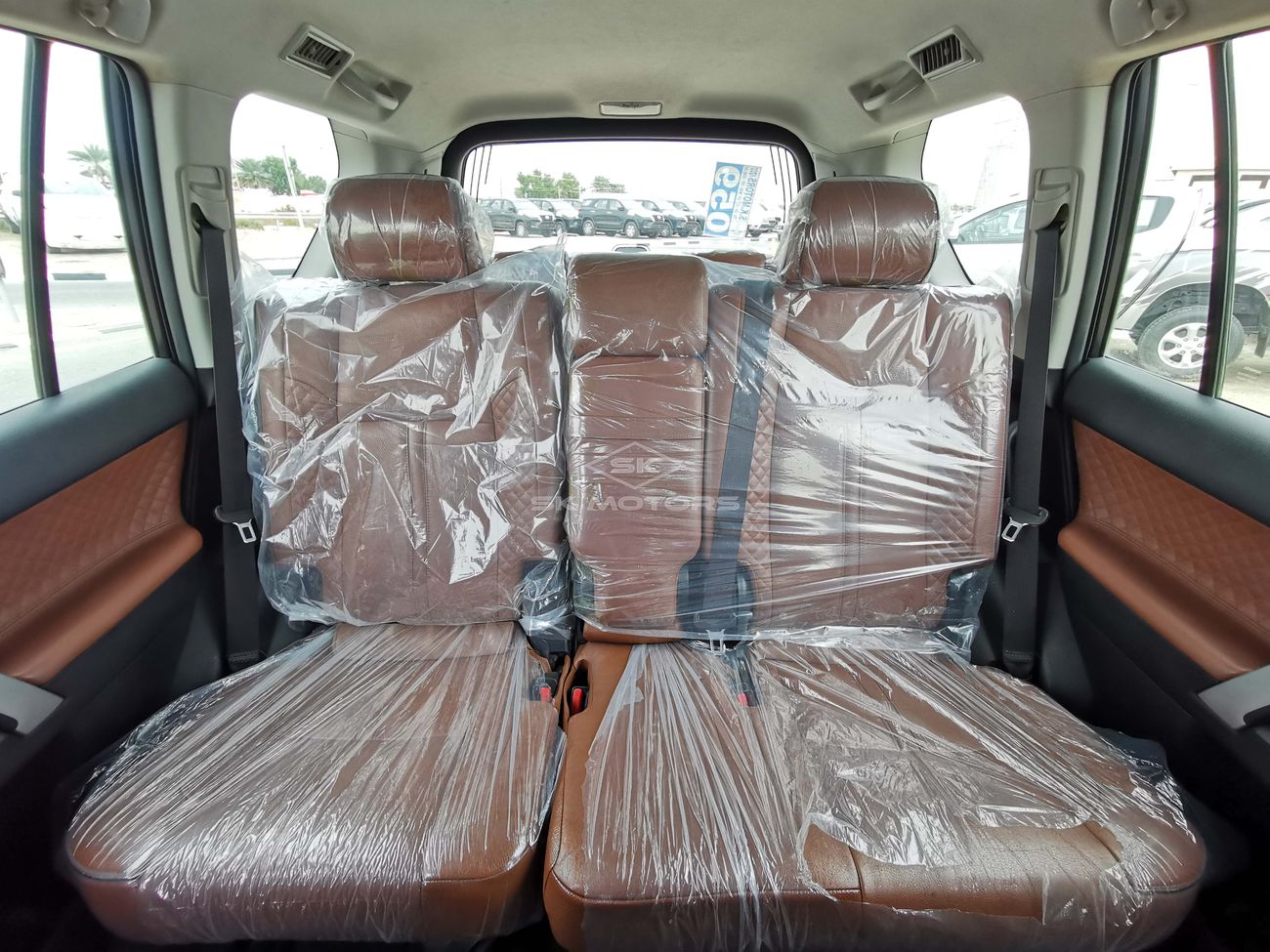 تويوتا برادو VXR, 2.7L Petrol, Alloy Rims, Leather Seats, DVD, Rear Camera, Sunroof, Rear A/C (LOT #215)