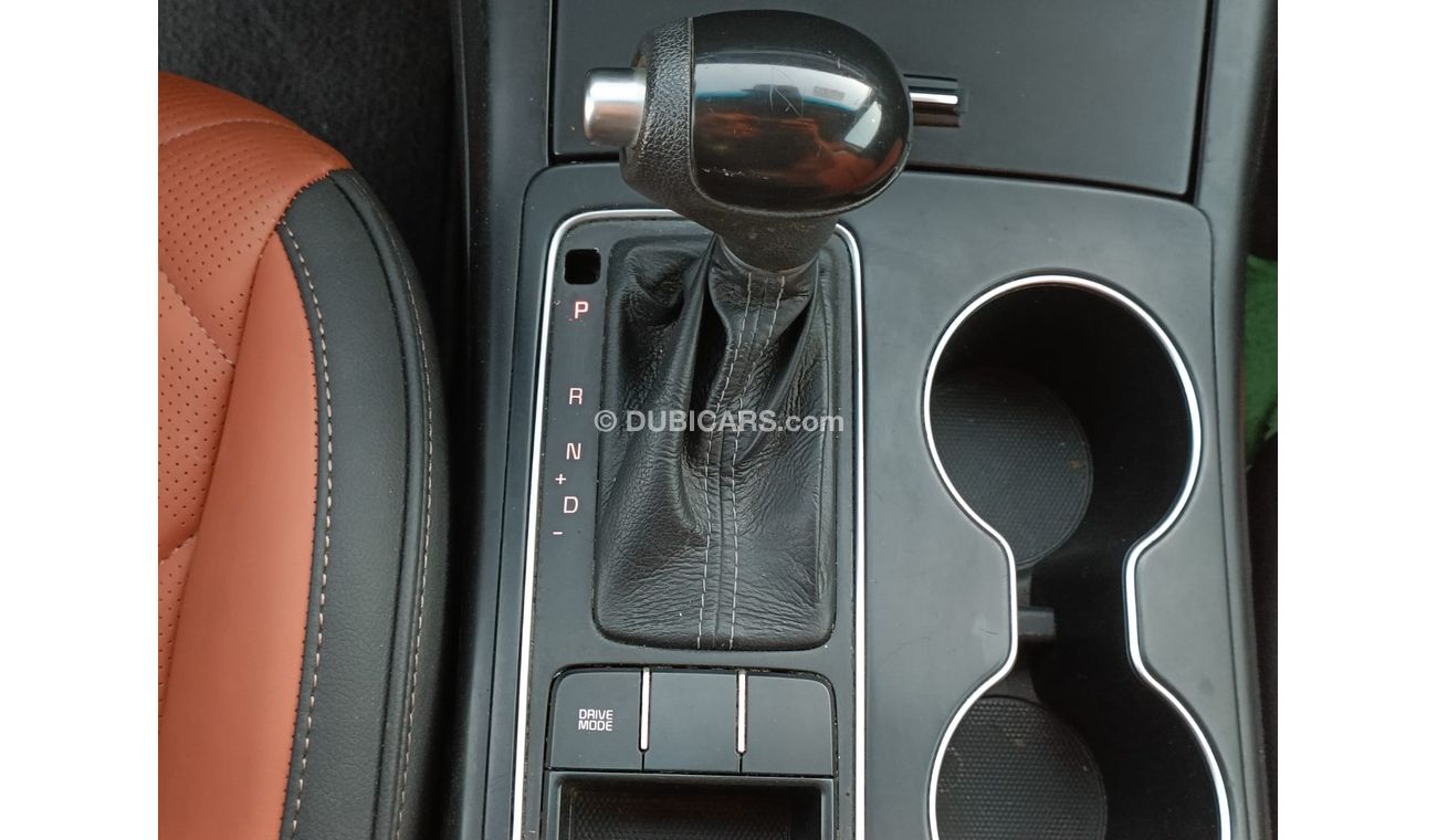 Kia Sorento V4, 2.4L, LEATHER SEATS / LOW MILEAGE   (LOT # 299872)