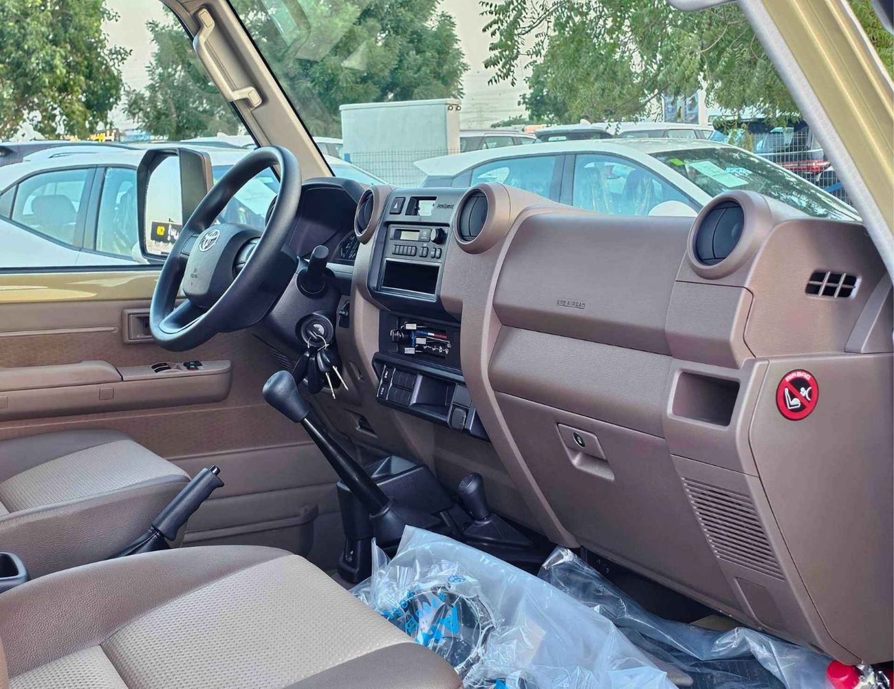 تويوتا لاند كروزر بيك آب LC79 / SINGLE CABIN / 2.8L V4 DIESEL M/T / SNORKEL / DIFF LOCK / 4WD (CODE # STD-E1)