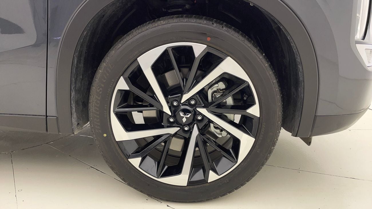 ميتسوبيشي آوتلاندر HIGHLINE 2.5 | بدون دفعة مقدمة | اختبار القيادة في المنزل