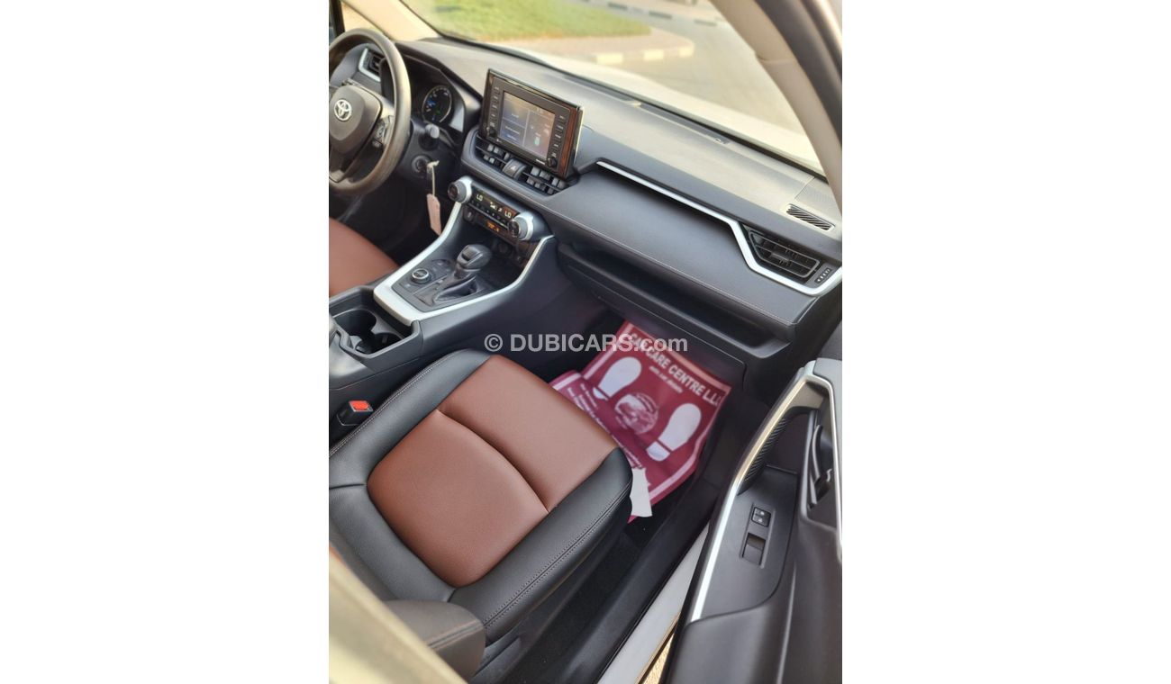 تويوتا راف ٤ LE