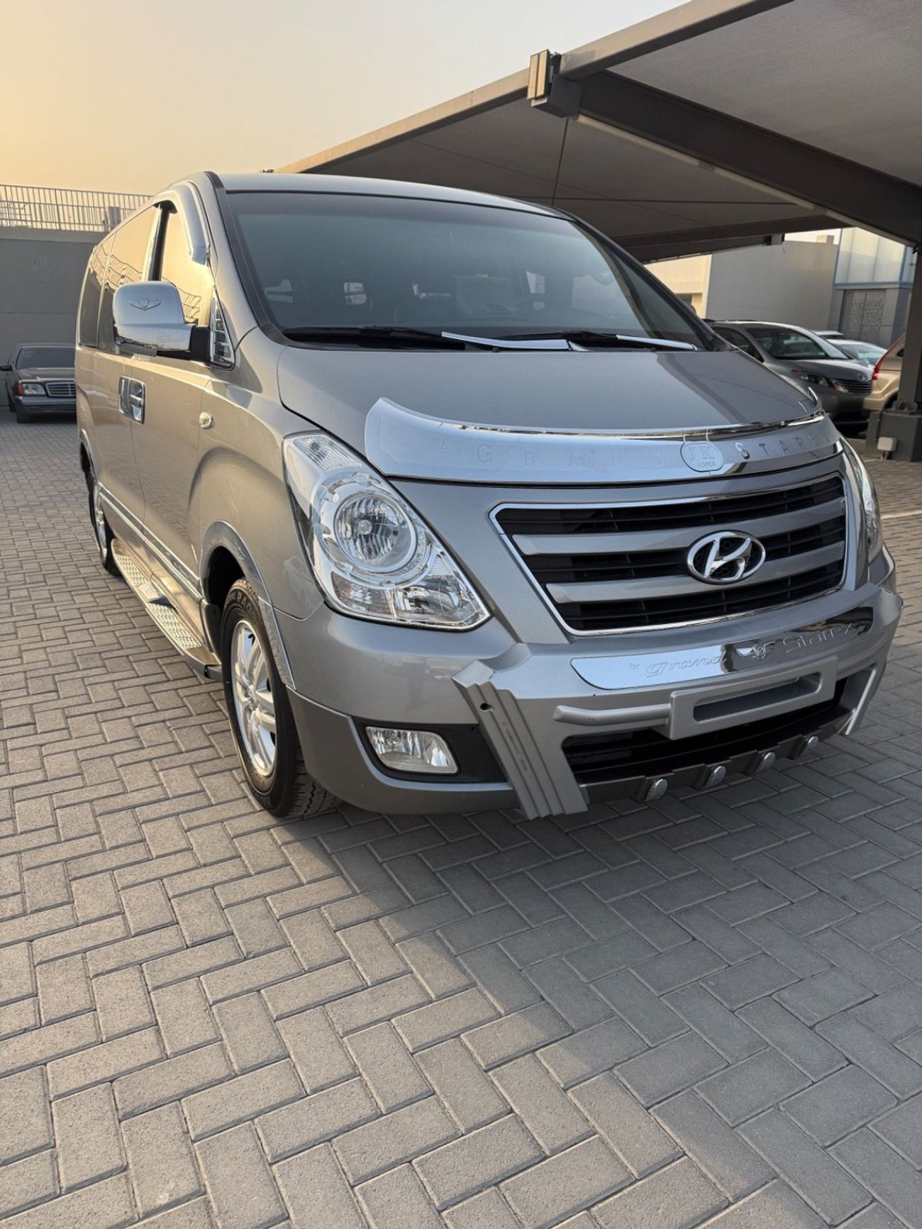 Hyundai H-1 خاليه من الاصباغ
