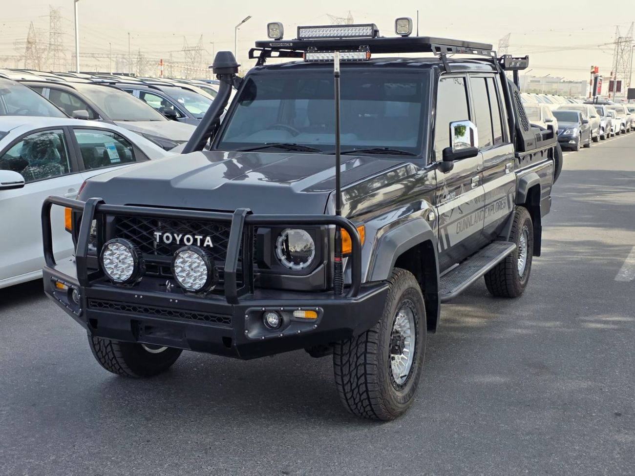 تويوتا لاند كروزر بيك آب TOYOTA LAND CRUISER PICKUP YEAR 2022 FACE LIFTED TO 2024 MODEL DIESEL 4.5 LITER ,RIGHT HAND DRIVE ,M