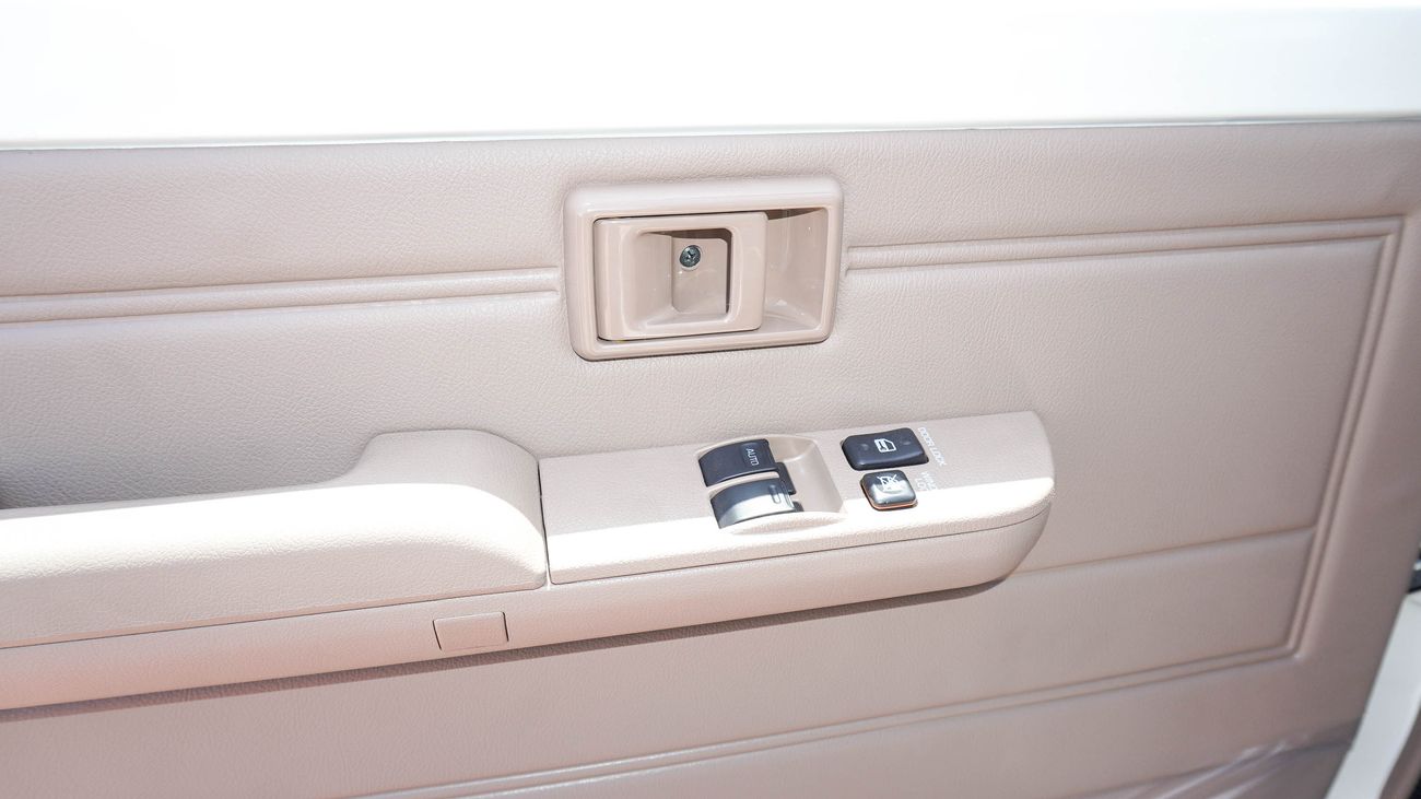 Toyota Land Cruiser 70 4.0L V6  A/T