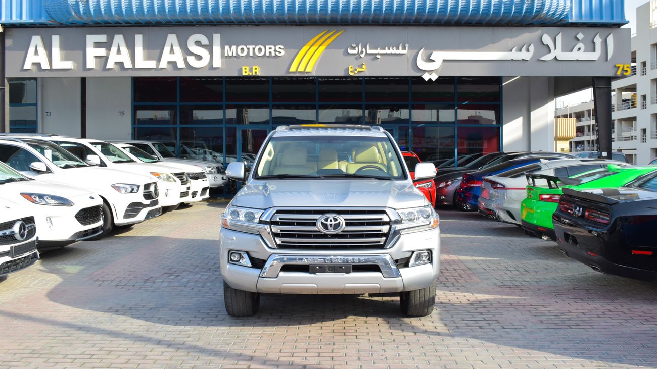 Toyota Land Cruiser GXR V8
