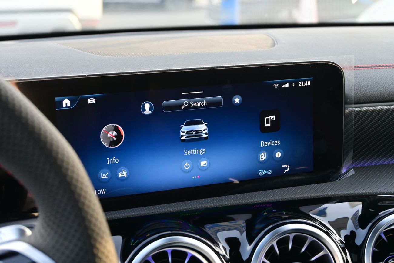 مرسيدس بنز A 200 Mercedes-Benz A200L 1.3L Turbo Petrol, Model 2025 Color White