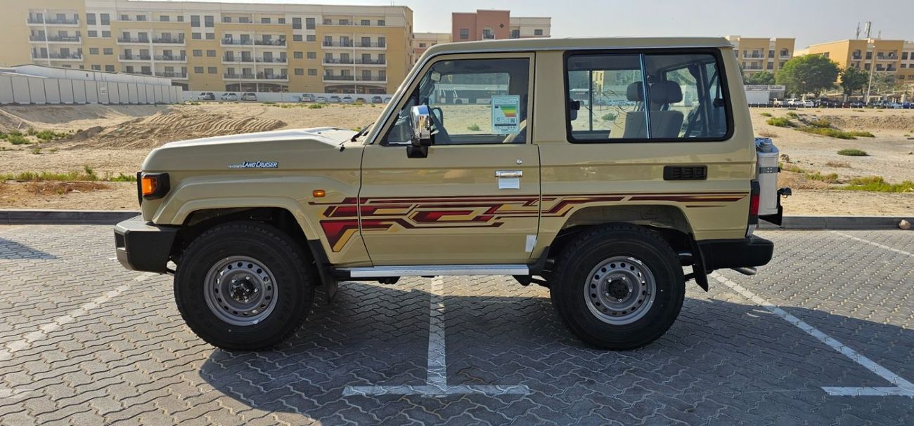 تويوتا لاند كروزر 70 ECTGEN002 - 2025 TLC71 Hardtop SWB 2.8L Diesel Auto Beige