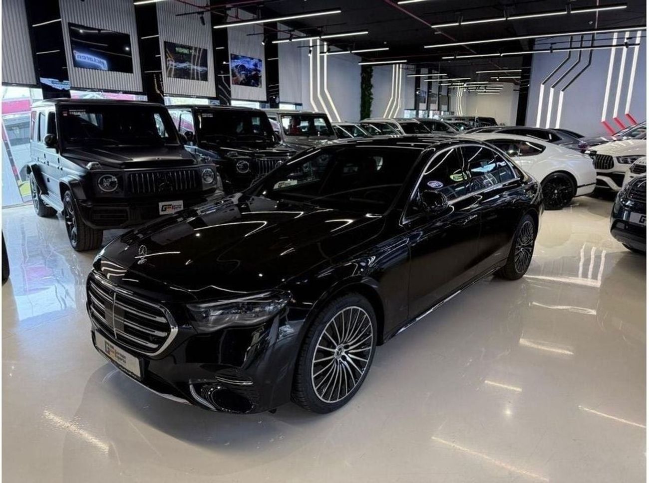 Mercedes-Benz E200 2025 MERCEDES BENZ E200 AMG LINE - Dealer Warranty 2 years could be extend