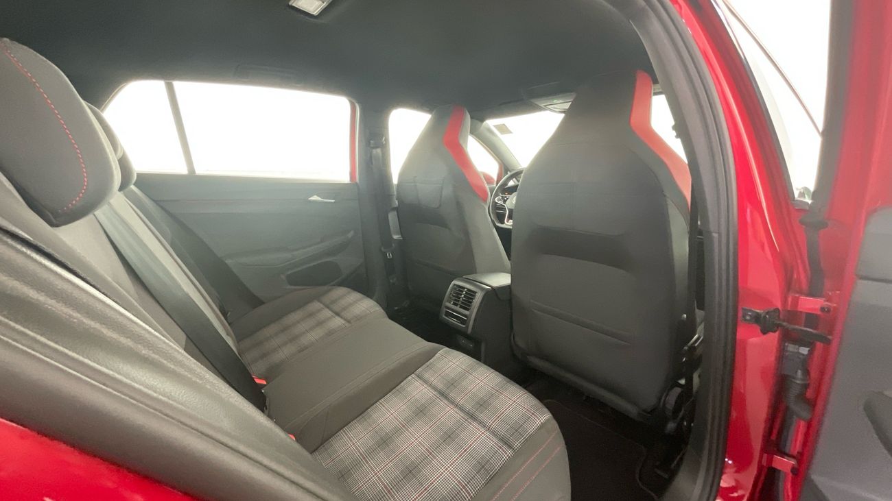 فولكس واجن جولف GTI - Cloth | upto AED 20,000 Ramadan Discount | شامل الضمان | 0 ﺪﻔﻋﺓ ﺃﻮﻟﻯ